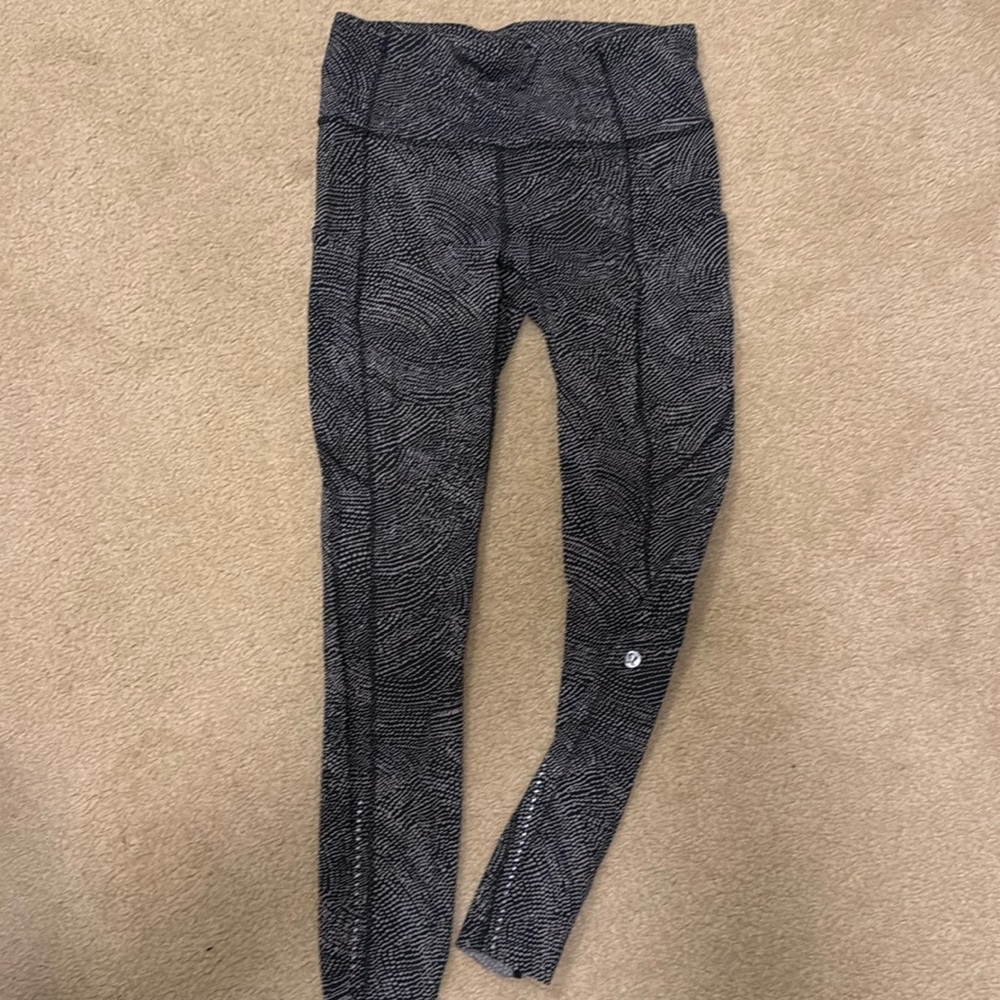 Lululemon leggings. Sz.4.